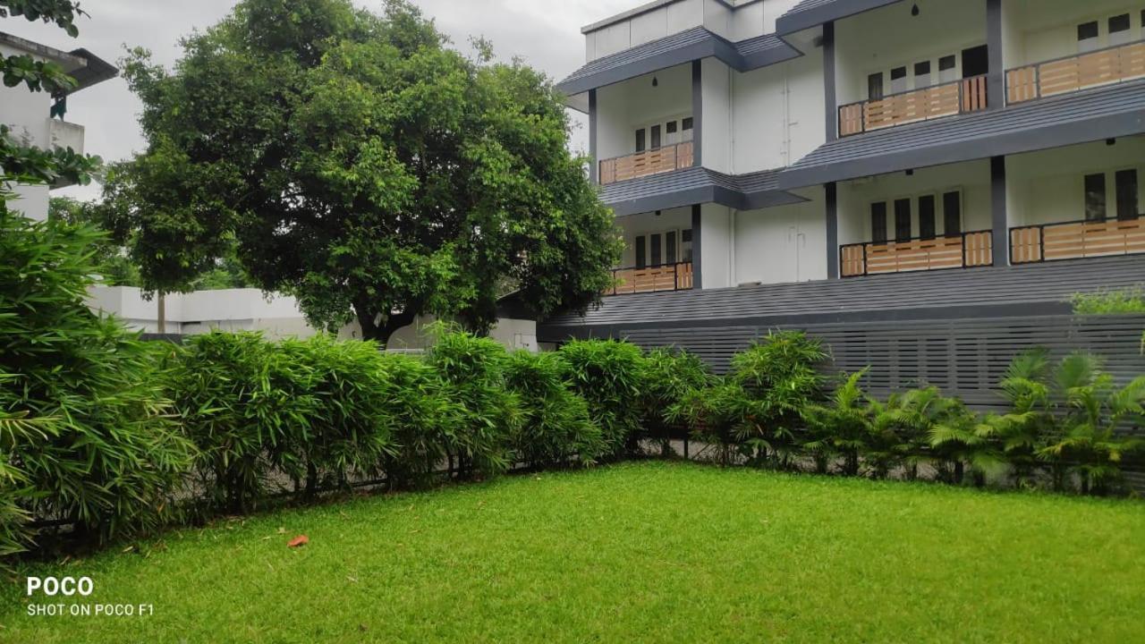 Emperor-Hotel Rachana Continental Pvt Ltd Kizhake Chalakudi Ngoại thất bức ảnh