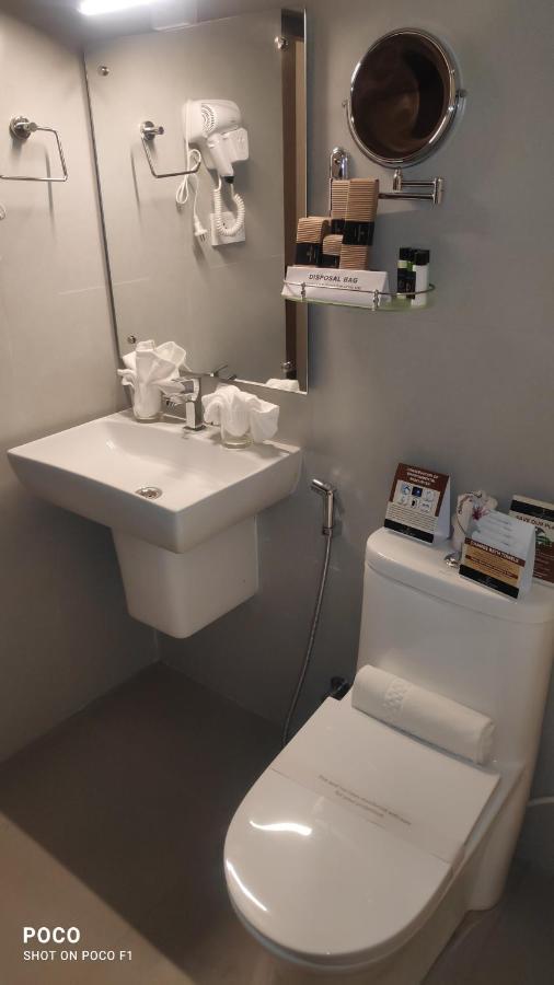 Emperor-Hotel Rachana Continental Pvt Ltd Kizhake Chalakudi Ngoại thất bức ảnh