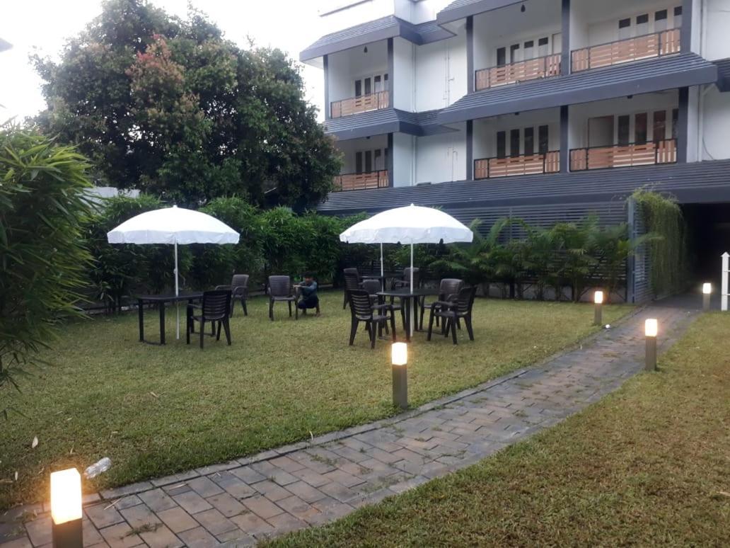 Emperor-Hotel Rachana Continental Pvt Ltd Kizhake Chalakudi Ngoại thất bức ảnh