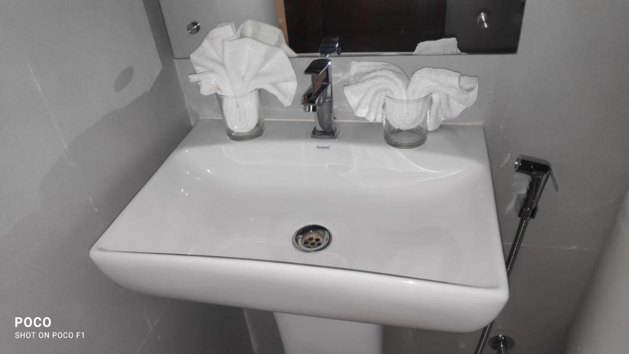 Emperor-Hotel Rachana Continental Pvt Ltd Kizhake Chalakudi Ngoại thất bức ảnh
