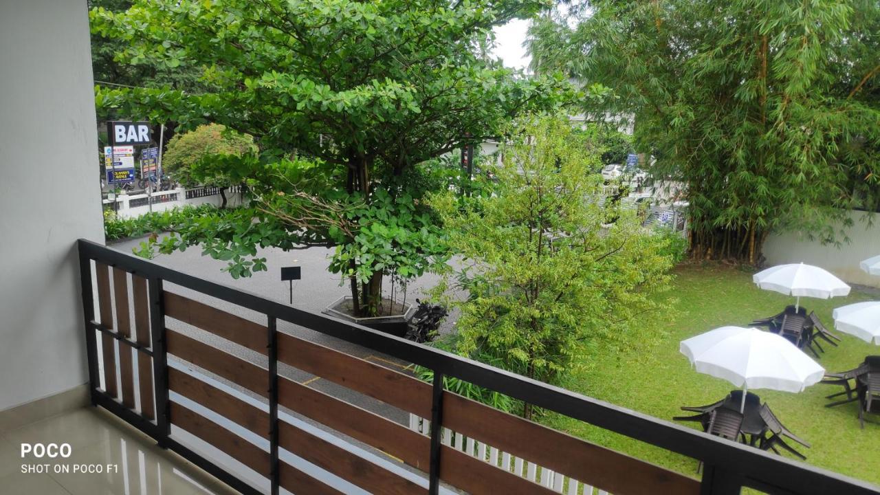 Emperor-Hotel Rachana Continental Pvt Ltd Kizhake Chalakudi Ngoại thất bức ảnh
